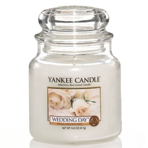 Yankee Candle Classic Medium Jar Fluffy Towels Candle 411g